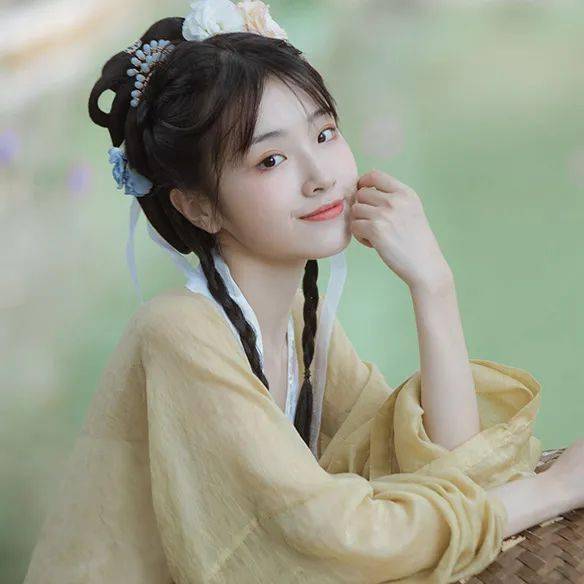 唯美意境古风女生头像劝伊好向红窗醉须莫及落花时