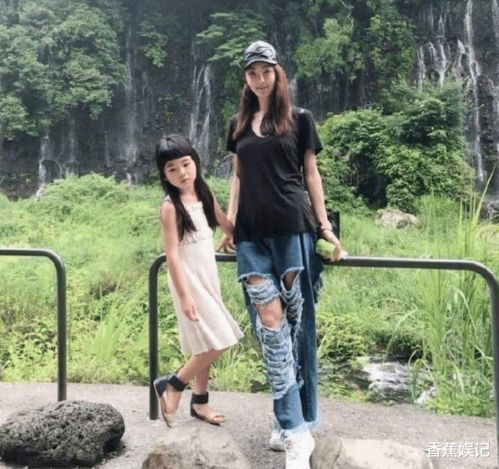 有种女大十八变叫曹格女儿,小时候被吐槽,如今成大长腿美女