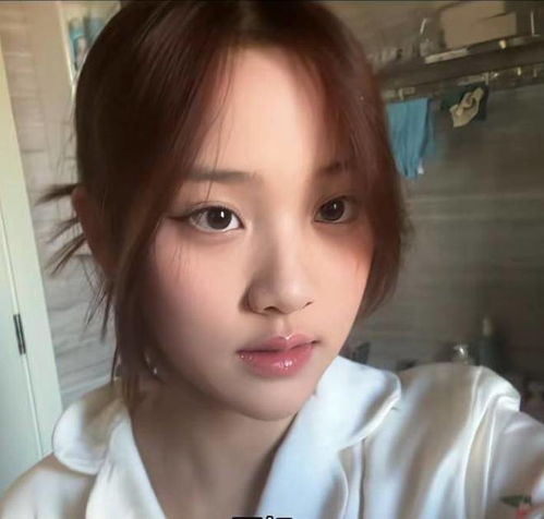 李小璐贾乃亮女儿晒新图,染浅发肤白貌美,网友越长越像贾乃亮
