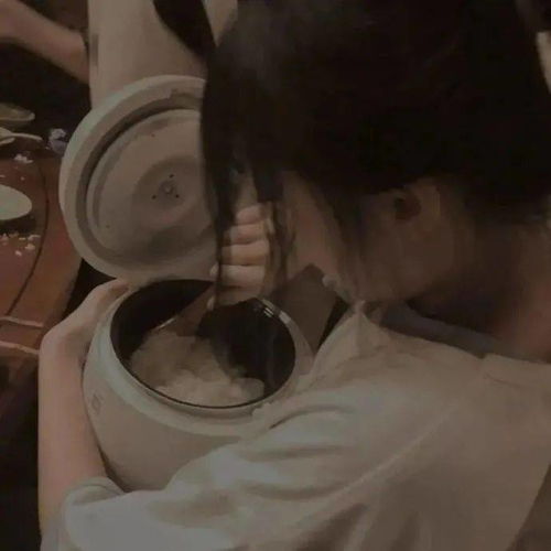 女生头像过着平凡的生活