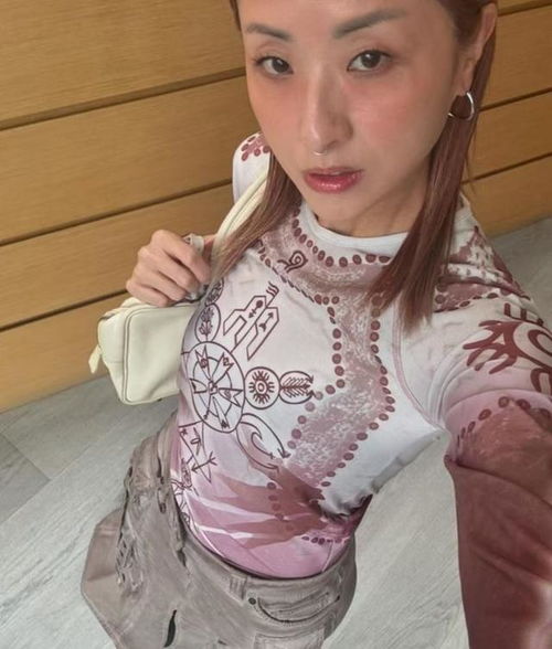 曝女儿恋情陈奕迅太太晒爱女背影合照,对方身份被揭是日籍模特