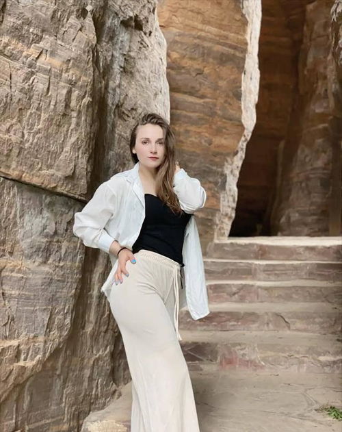 回顾河南小伙成国外美女收割机,哥伦比亚前妻,今被乌克兰美女追
