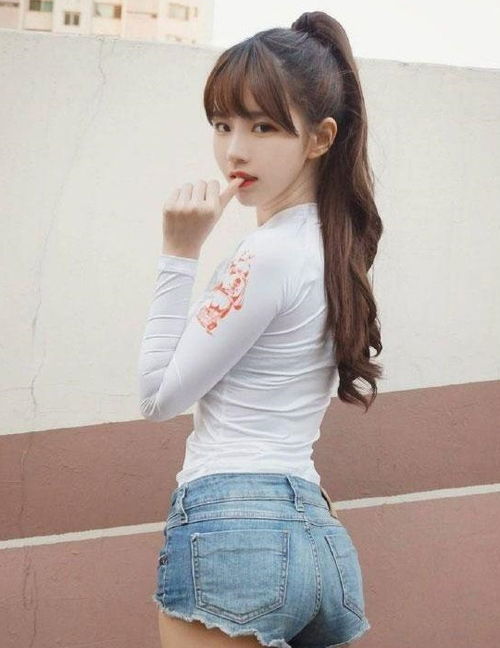 简约紧身裤,照样穿出你的美,让你的气质魅力十足