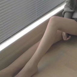 qq头像女生大长腿漫画头像