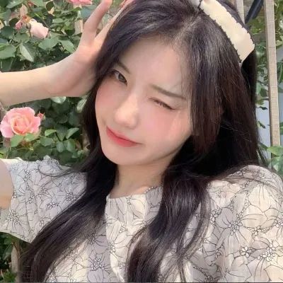女生头像希望熬过一切,星光璀璨,可爱真人女头