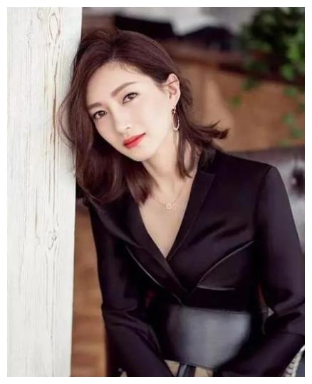 看起来会打人巴掌的11位女星杨幂黑化,而她是亲妈认证的