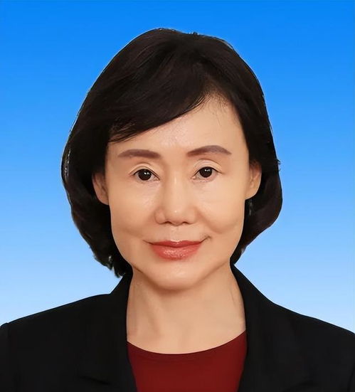女副校长生活奢靡沉迷美容脸上不停动刀,花了上百万