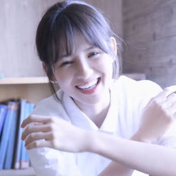 女生头像喜欢你是我做过最愚蠢的事
