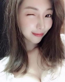 笑起来超级甜