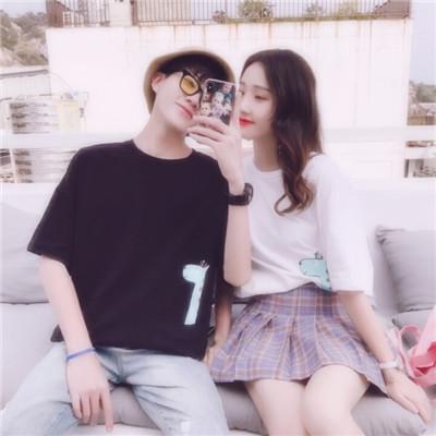 唯美意境情侣头像一对让爱我的人过的开心
