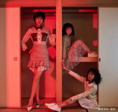 陆毅一家四口拍大片,两女儿长相神复制,漫画腿更是抢镜