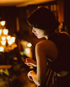 李亚鹏现女友晒照,一款热裤秀身材,气质颜值远胜王菲几条街