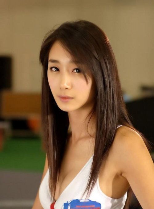 盘点日韩美女车模就是清纯