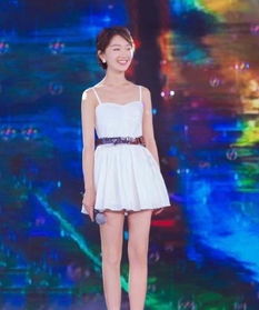 五四青年晚会关晓彤又被黑,可她只是个20岁的女生