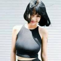 短发大笑少女头像图片微信头像图片大全