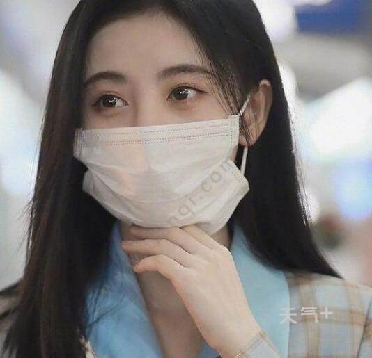 鞠婧祎戴口罩遭网友吐槽是怎么回事鞠婧祎戴口罩为什么遭网友吐槽