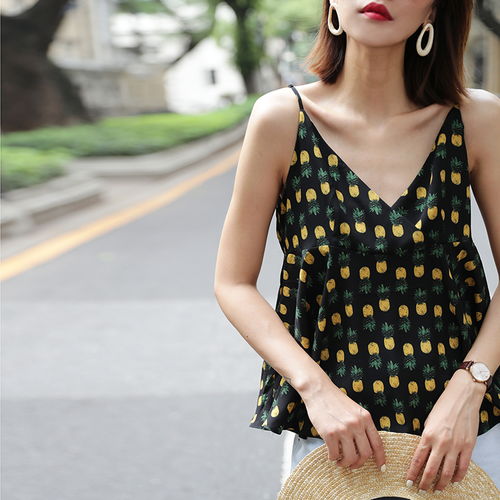 90后女生清凉又性感的吊带背心,谁能不爱