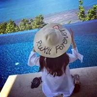 女生背影戴帽子的头像带帽子的女生头像背影霸气