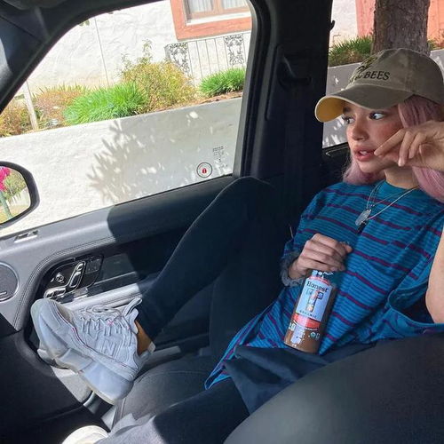网红sabzada简直是真人芭比呀,太漂亮了