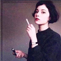 和一些人的关系也变了欧美头像女生霸气冷艳抽烟