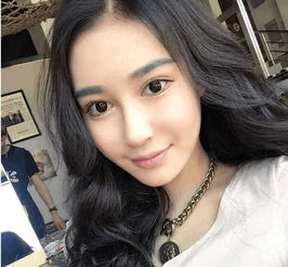 rng全队女友都是网红脸,草莓老婆一看就是过日子的女人