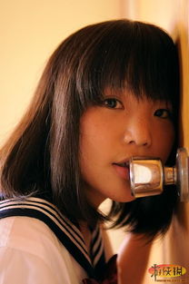 寂寞妹子你伤不起真人版舔门把手的女孩