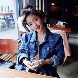 我是一个15岁的女孩.我有个朋友.她长的很漂亮.但是我不嫉妒她.因为世间有很多不公平的事.但是有件
