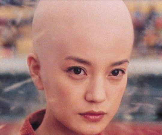 赵薇范冰冰敢剃光头才是真美女最后一张让人心疼