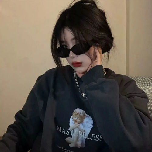 女生头像第97期墨镜女孩酷酷头像,墨镜一戴,狩猎,开始了