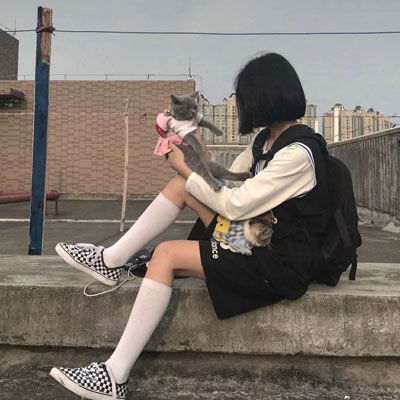 短发背影头像,气质女神美好的一天
