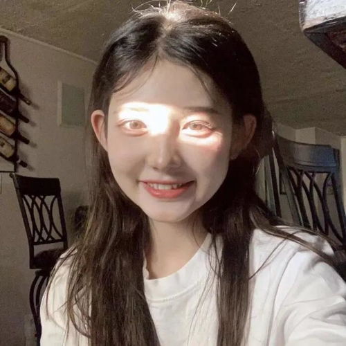 美女头像,这年头谁不爱美女呢发圈人气暴涨的沙雕文案