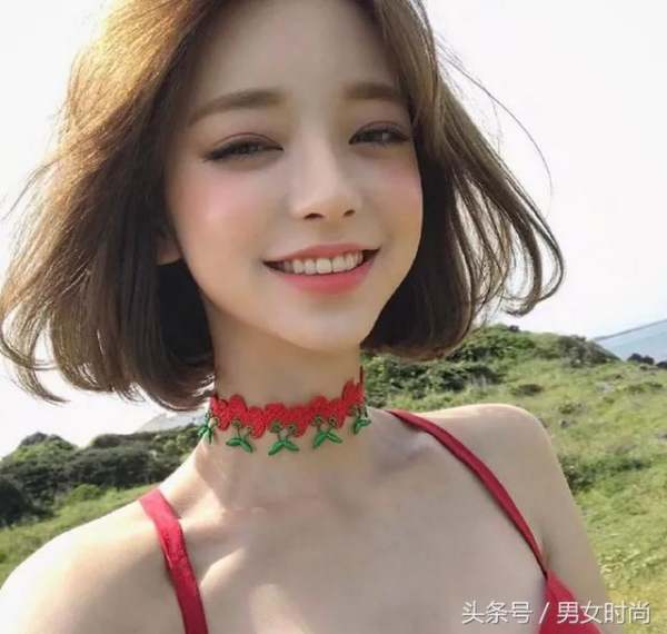 女生有个特别漂亮的女朋友是什么体验