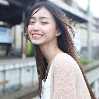 搞笑gif本来是给狗子买的玩具,没想到被它当成枕头了