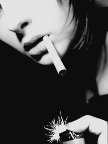 求超拽女生抽烟qq头像,最好是原图大图那种,,,