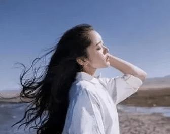 女性有以下表现,男性可以亲密接触,从不拒绝
