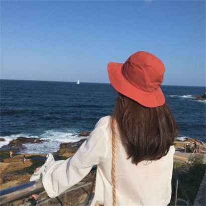 清新女生背影头像,喜欢一个人太累了所以要静一静了
