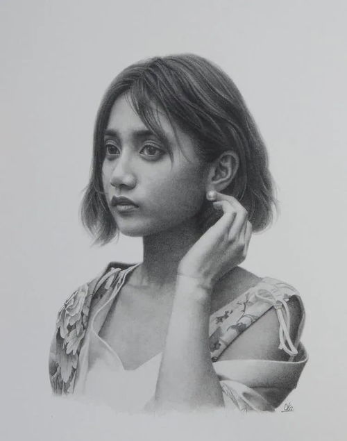 他的名气比冷军还大,靠超写实油画闻名世界,素描也一样惊艳