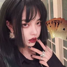 暗黑风御姐女生头像白天里的沉稳理性总在夜里翻了船