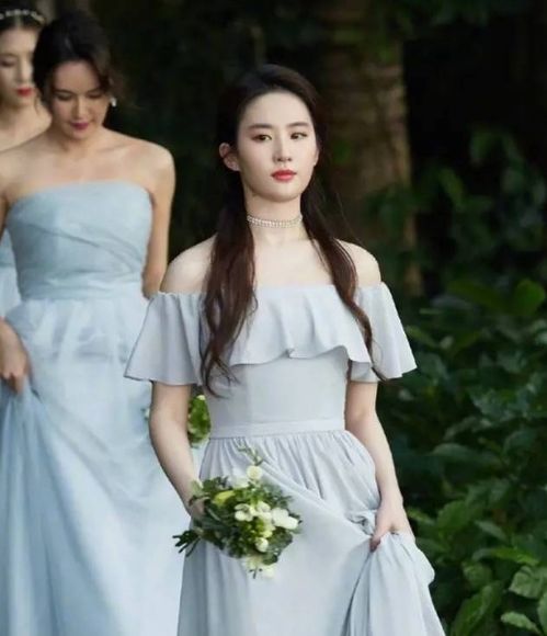 女星的伴娘装,刘亦菲仙气,杨紫甜美,看到郑爽一看就是真朋友