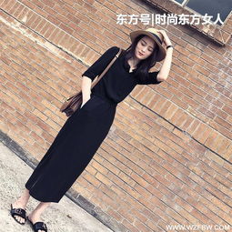 街拍牛仔短裤与连衣裙性感对比,尽显女人端庄大气的韵味