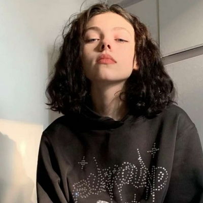 抖音气质冷艳的欧美风女生霸气头像努力的意义把喜欢的东西留在身边