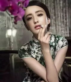 新疆四大美女旗袍装,画风差异明显
