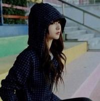 一个qq头像女生,要风景的,要女生戴帽子的