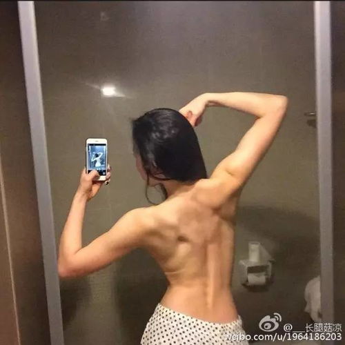 怀孕7个月还有马甲线,少女脸完爆奶茶妹妹,孕期性感才是新时尚