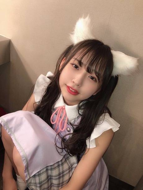 长腿美少女偶像三品瑠香可爱脸蛋无懈可击
