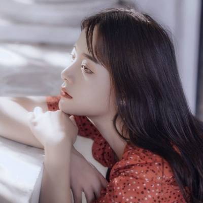 伤感女头侧脸韩系高清低头伤感头像图