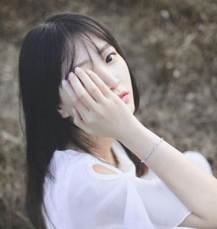 女学生中长发发型气质清纯助你秒变氧气美女