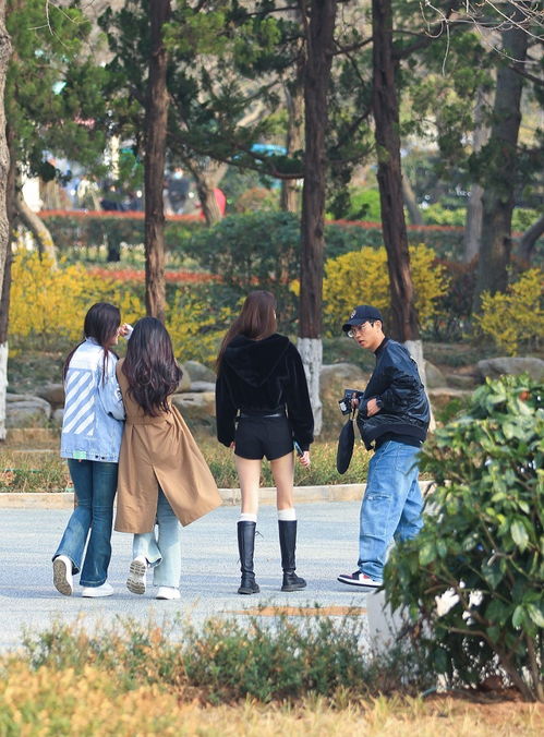 请假出个热闹帖樱花节中忙活的美女们唉今年事多,又要出去趟过几天再回来
