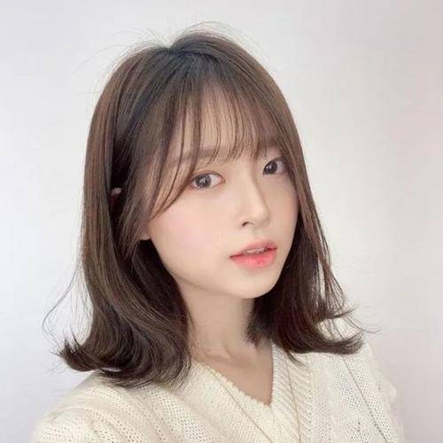 女人过了48岁别只懂留长发烫卷发推荐这5款发型,减龄还显气质