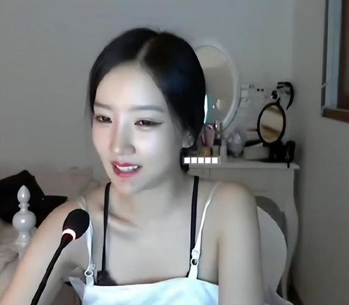 高冷女神销售,唯独对我热情似火,只因我意外发现她的秘密